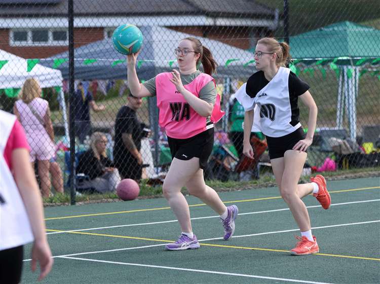 Netball players